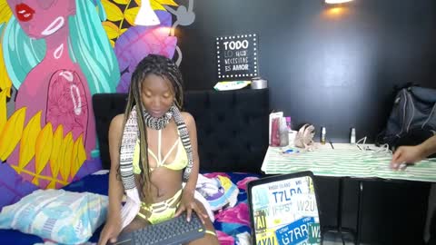 Snapshot of blacckandwhitte chatting on January 22, 2025, 8:17 pm blacckandwhitte online show from January 22, 2025, 8:17 pm