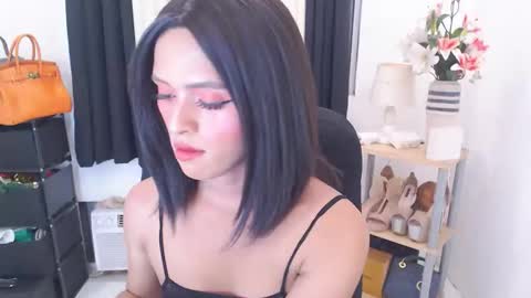 black_bag69 online show from May 16, 2026, 11:09 am