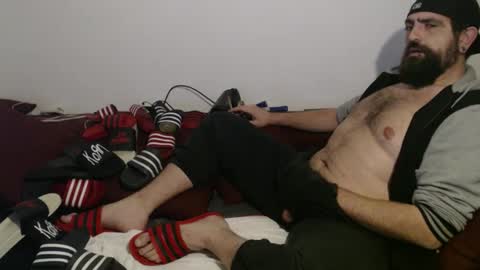 Snapshot of black_beard_slides chatting on November 16, 2025, 9:09 pm black_beard_slides online show from November 16, 2025, 9:09 pm