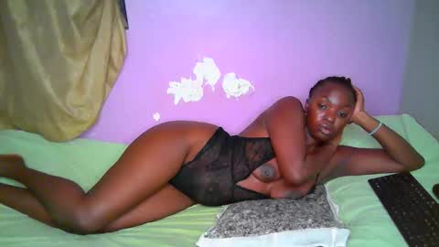 Snapshot of black_drip chatting on March 3, 2026, 7:31 pm black_drip online show from March 3, 2026, 7:31 pm