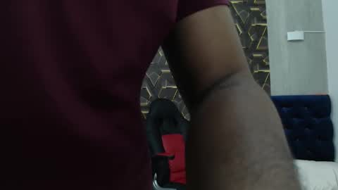 black_king_241 online show from November 12, 2025, 3:18 am