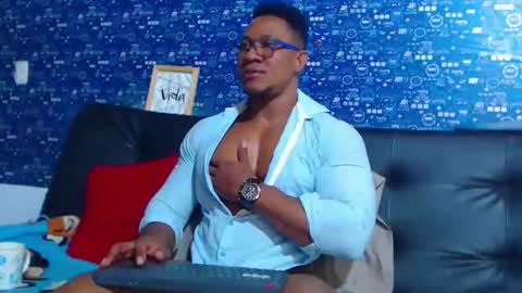 duglas online show from October 22, 2025, 3:34 pm