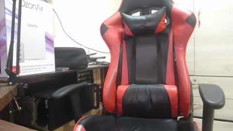 Black online show from February 19, 2026, 2:24 pm