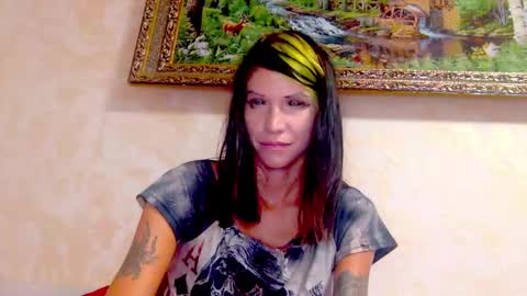 Kristin online show from September 18, 2025, 1:13 pm