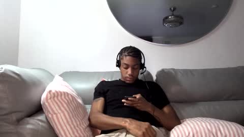 BlackBullTitus online show from October 7, 2025, 10:18 pm