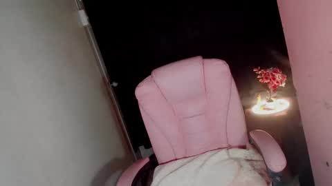 JUST CALL ME KEYLAH 3 online show from December 13, 2025, 8:14 pm