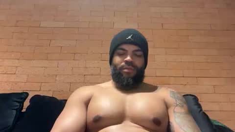 Macauly online show from November 5, 2025, 10:32 pm