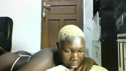 Snapshot of blackmarvel02 chatting on December 3, 2025, 7:05 am blackmarvel02 online show from December 3, 2025, 7:05 am