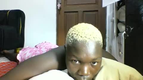 Snapshot of blackmarvel02 chatting on December 5, 2025, 7:39 am blackmarvel02 online show from December 5, 2025, 7:39 am