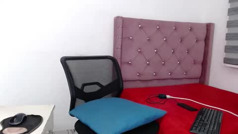 Snapshot of blacknikes chatting on December 19, 2025, 2:18 am Twtter 1MikeBeckford Onlyfns beckfordmike online show from December 19, 2025, 2:18 am