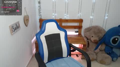 Snapshot of blackqueen_18 chatting on December 6, 2024, 3:30 am blackqueen_18 online show from December 6, 2024, 3:30 am