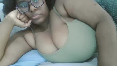 blackqueennie online show from January 19, 2025, 2:38 pm