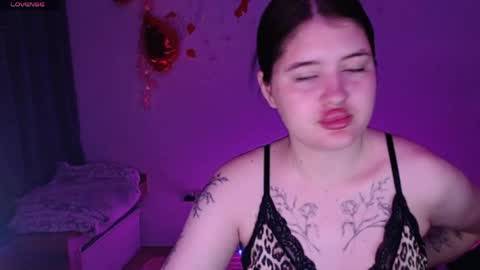 Snapshot of blackroseonee chatting on May 10, 2026, 9:53 pm blackroseonee online show from May 10, 2026, 9:53 pm