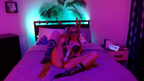 Roselina online show from December 16, 2024, 7:04 am