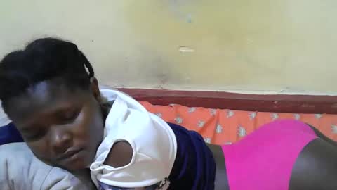 Snapshot of blackslim_girl2 chatting on October 27, 2025, 12:26 am blackslim_girl2 online show from October 27, 2025, 12:26 am