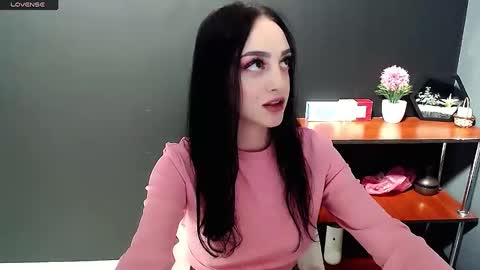 Snapshot of blacky_berry chatting on December 2, 2024, 1:24 pm Ivy online show from December 2, 2024, 1:24 pm