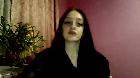 Snapshot of blacky_berry chatting on December 11, 2024, 6:31 pm Ivy online show from December 11, 2024, 6:31 pm