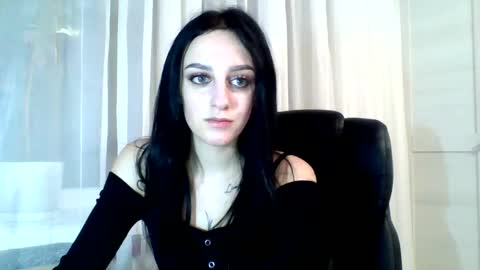 Snapshot of blacky_berry chatting on January 23, 2025, 11:05 pm Ivy online show from January 23, 2025, 11:05 pm