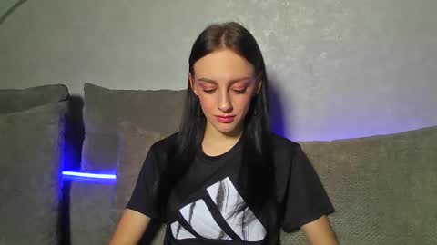 Snapshot of blacky_berry chatting on February 23, 2026, 3:53 pm Ivy online show from February 23, 2026, 3:53 pm