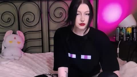Snapshot of blacky_tea chatting on November 7, 2025, 5:35 pm blacky_tea online show from November 7, 2025, 5:35 pm