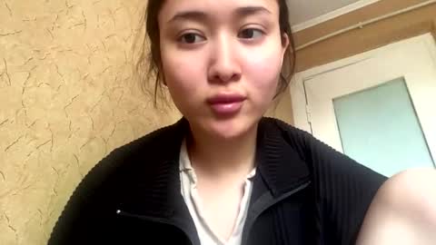 Mila online show from June 5, 2026, 3:07 pm