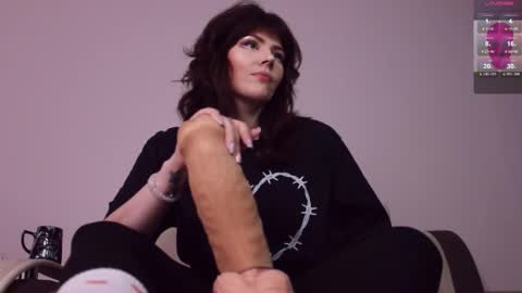 Snapshot of blake_luna chatting on November 21, 2025, 11:53 am Britney online show from November 21, 2025, 11:53 am