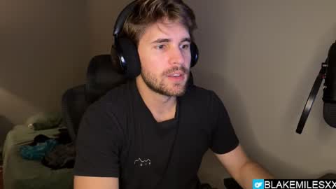 Snapshot of blakemiles2 chatting on October 18, 2025, 2:25 am Blake Miles online show from October 18, 2025, 2:25 am