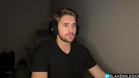 Snapshot of blakemiles2 chatting on October 22, 2025, 2:56 am Blake Miles online show from October 22, 2025, 2:56 am