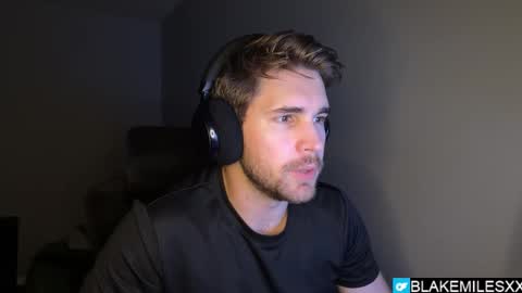 Snapshot of blakemiles2 chatting on November 3, 2025, 12:57 am Blake Miles online show from November 3, 2025, 12:57 am
