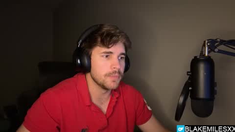 Snapshot of blakemiles2 chatting on December 2, 2025, 4:29 am Blake Miles online show from December 2, 2025, 4:29 am