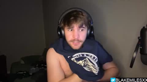 Snapshot of blakemiles2 chatting on December 3, 2025, 6:43 am Blake Miles online show from December 3, 2025, 6:43 am