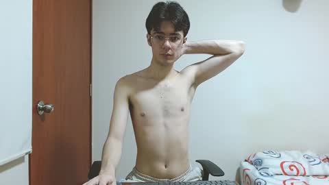 Snapshot of blakeshatter chatting on January 14, 2025, 5:56 pm blakeshatter online show from January 14, 2025, 5:56 pm