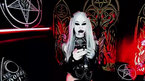 Snapshot of blasphemiangxrl chatting on December 20, 2025, 1:23 am online show from December 20, 2025, 1:23 am