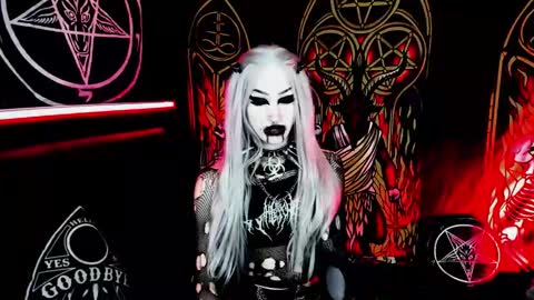 Snapshot of blasphemiangxrl chatting on December 20, 2025, 2:02 pm online show from December 20, 2025, 2:02 pm