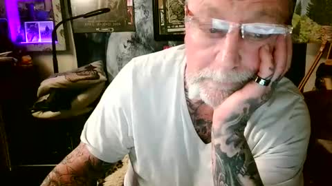 Snapshot of blindsurfer780299 chatting on March 15, 2026, 10:49 pm blindsurfer780299 online show from March 15, 2026, 10:49 pm