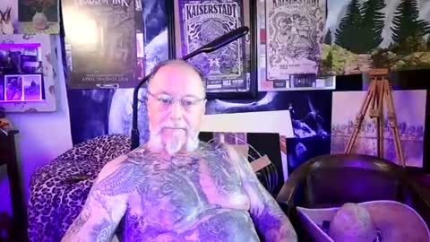 Snapshot of blindsurfer780299 chatting on July 13, 2026, 8:06 am blindsurfer780299 online show from July 13, 2026, 8:06 am