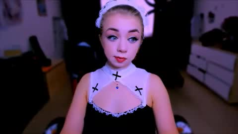 Nicole online show from November 1, 2025, 9:11 am