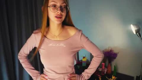  LiLy online show from November 3, 2025, 3:24 pm