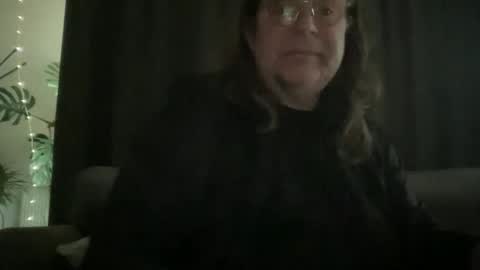 Snapshot of bllyidol chatting on December 21, 2025, 11:06 am BlIdoL online show from December 21, 2025, 11:06 am