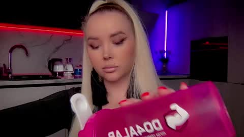 Lana online show from January 9, 2025, 2:01 am