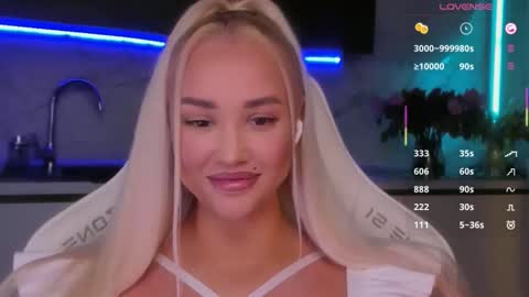 Lana online show from May 18, 2026, 4:07 am