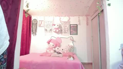  Blonde and Sam  online show from May 27, 2026, 6:43 am