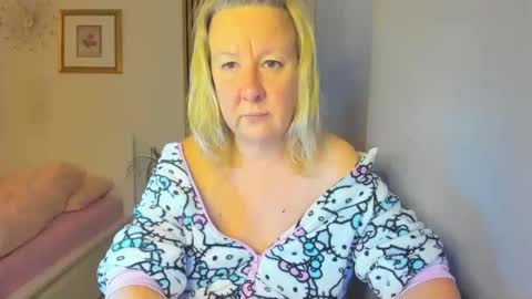 Snapshot of blonde_angel20 chatting on January 4, 2025, 4:22 pm Nicole online show from January 4, 2025, 4:22 pm