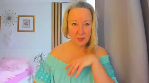 Snapshot of blonde_angel20 chatting on January 9, 2025, 9:06 am Nicole online show from January 9, 2025, 9:06 am