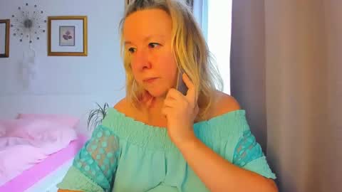 Snapshot of blonde_angel20 chatting on January 9, 2025, 12:09 pm Nicole online show from January 9, 2025, 12:09 pm