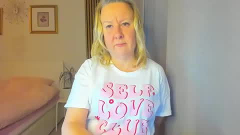 Snapshot of blonde_angel20 chatting on January 9, 2025, 5:00 pm Nicole online show from January 9, 2025, 5:00 pm