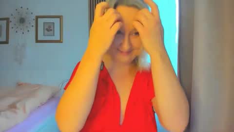 Snapshot of blonde_angel20 chatting on January 30, 2025, 10:08 am Nicole online show from January 30, 2025, 10:08 am