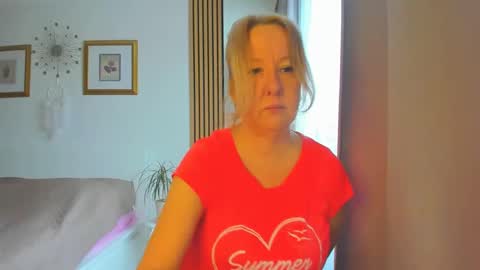 Snapshot of blonde_angel20 chatting on March 2, 2025, 9:53 am Nicole online show from March 2, 2025, 9:53 am