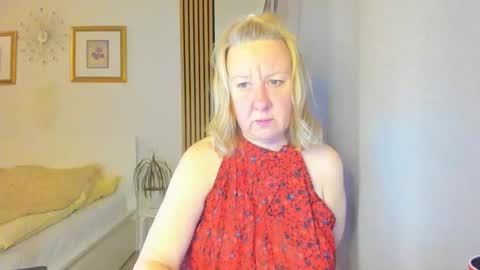 Snapshot of blonde_angel20 chatting on March 10, 2025, 7:18 pm Nicole online show from March 10, 2025, 7:18 pm