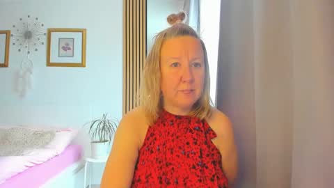 Snapshot of blonde_angel20 chatting on March 12, 2025, 8:30 am Nicole online show from March 12, 2025, 8:30 am